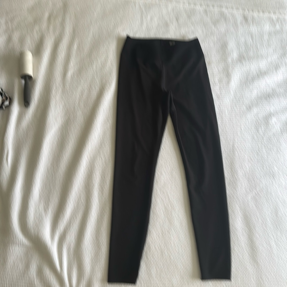 Uniqlo Airism leggings - super soft and comfy - Size S